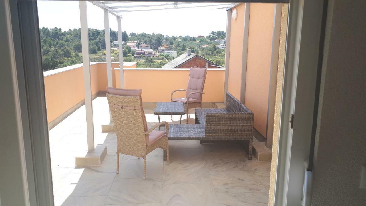 Villa Merjem Vir Ngoại thất bức ảnh