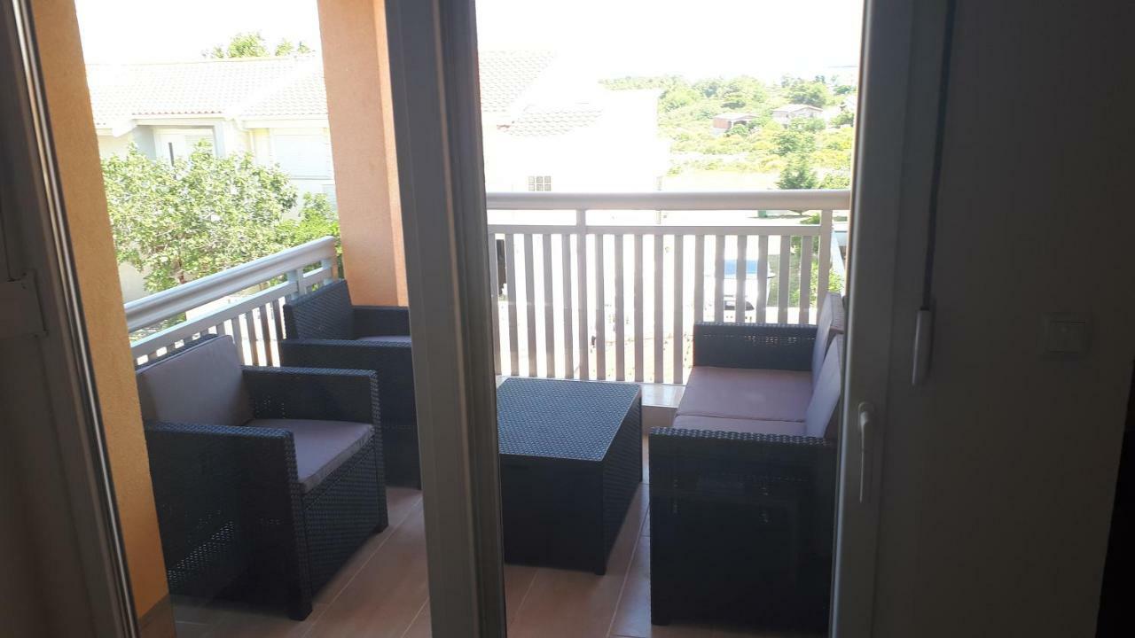Villa Merjem Vir Ngoại thất bức ảnh